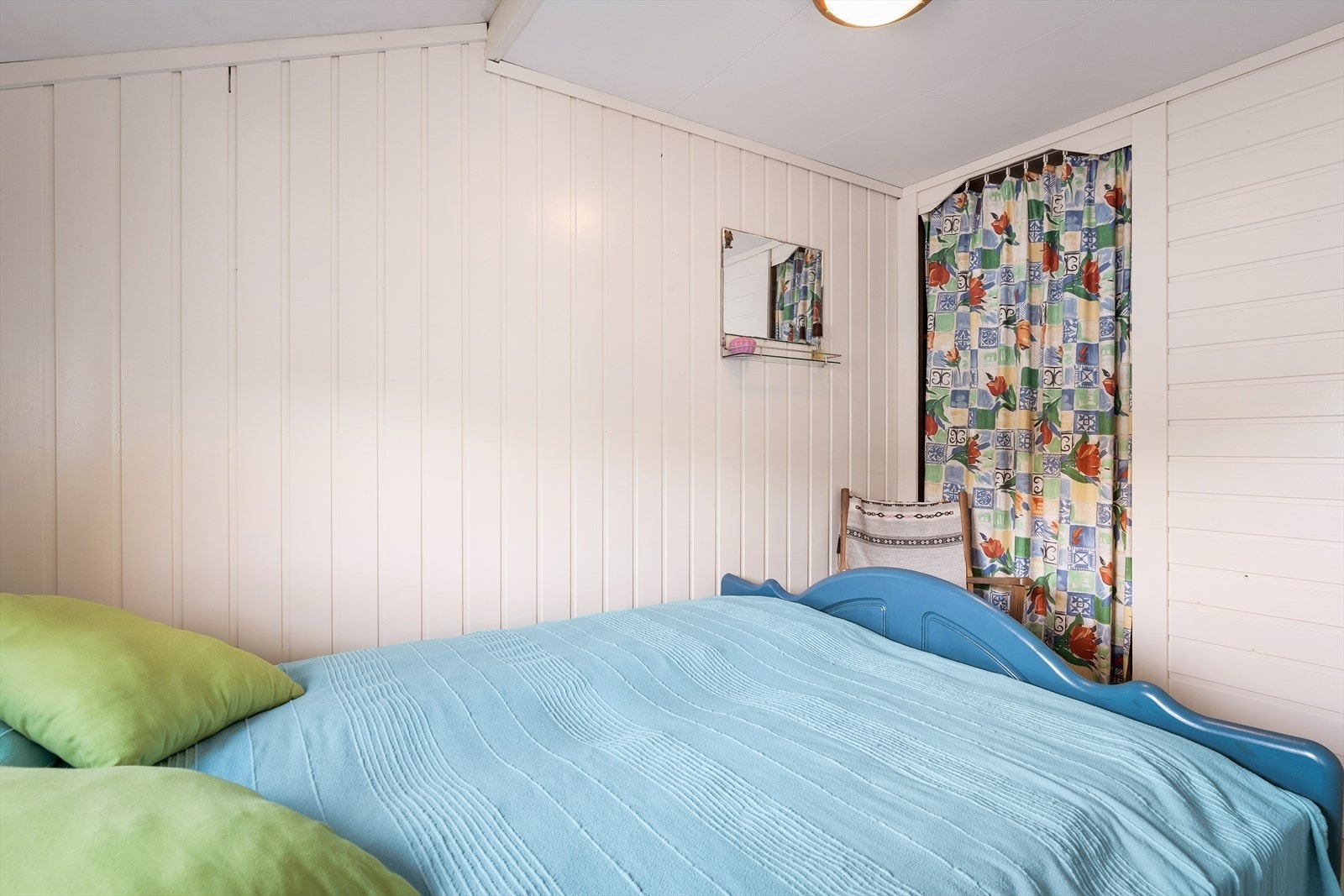 Soverommet har plass til seng og oppbevaring. Galleribilde