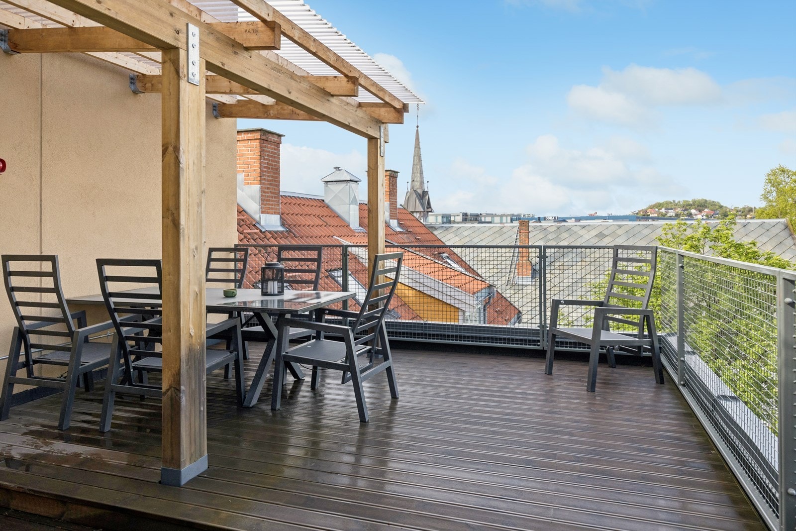 Sameiet har en felles takterrasse med utsikt over nærområdet. Galleribilde