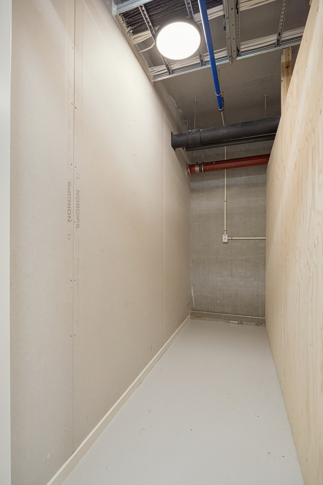 Leiligheten disponerer en egen bod i kjelleren for ekstra lagringsplass. Galleribilde