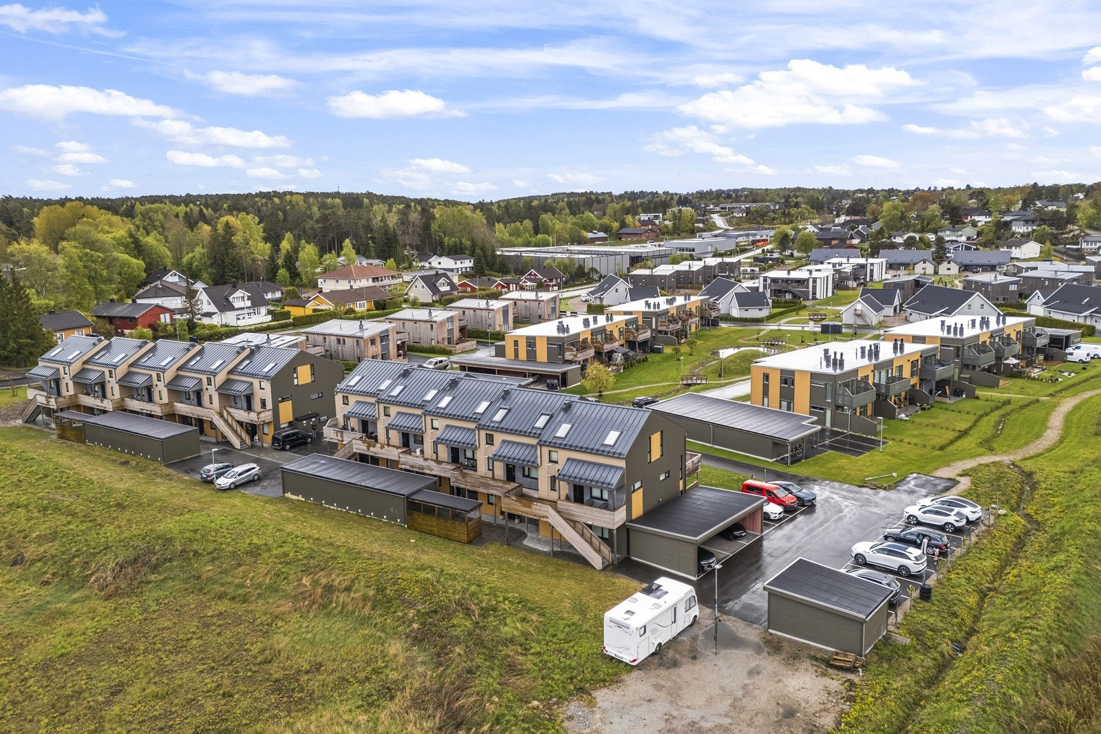 Nabolaget Nygårdshaugen/Brusemyr er etablert med en blanding av eneboliger og nyere leilighetsbygg. Galleribilde