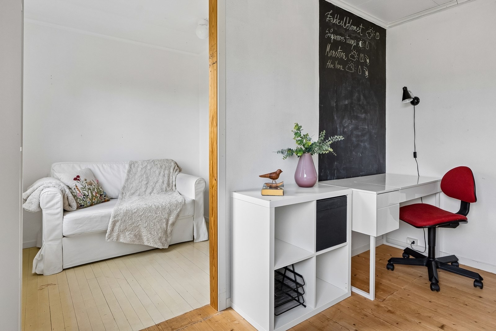 Soverom 1 ( deler av vegg er fjernet slik at to rom har blitt et. Rommet har fortsatt 2 dører) Galleribilde