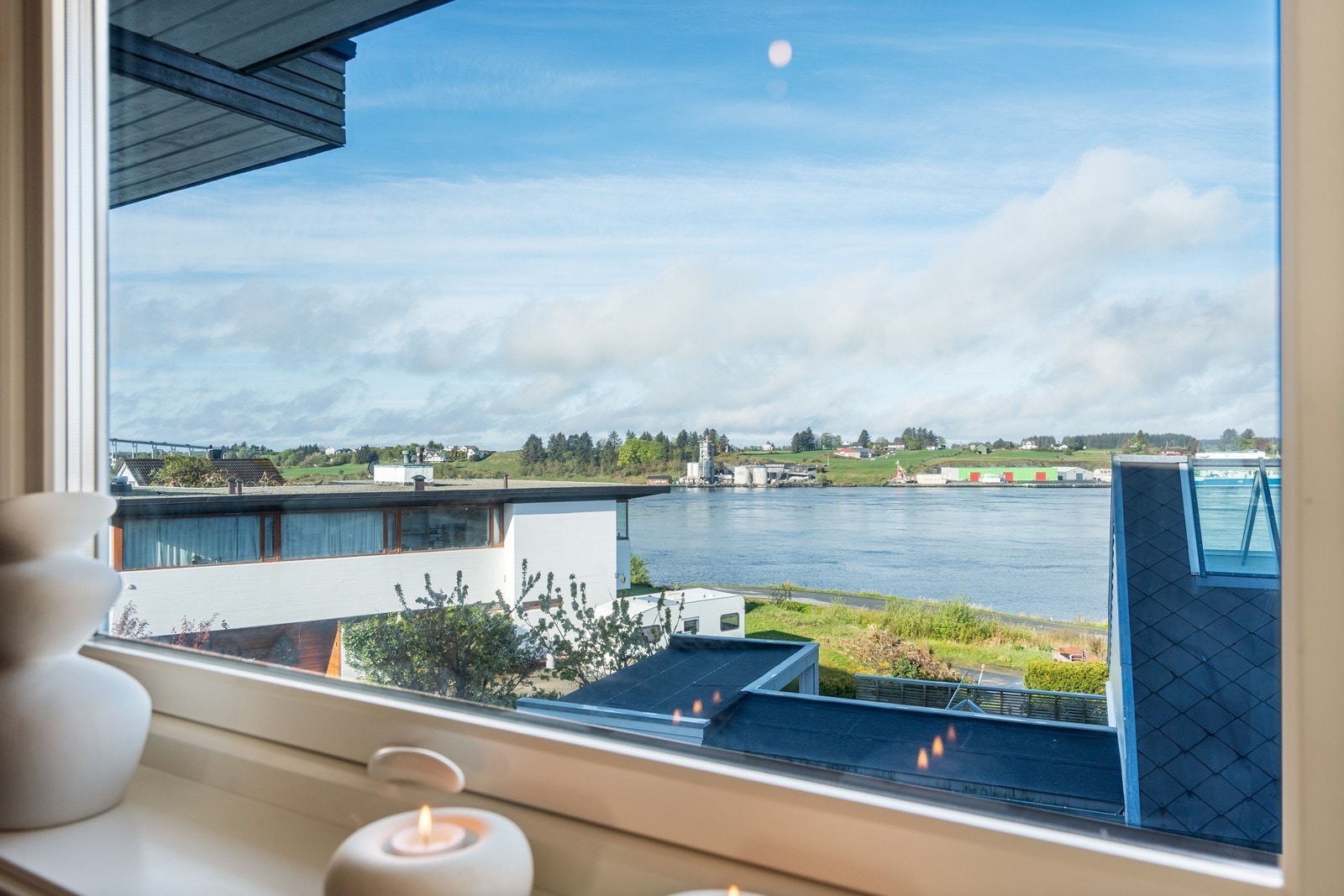Nydelig utsikt fra hovedsoverommet. Galleribilde