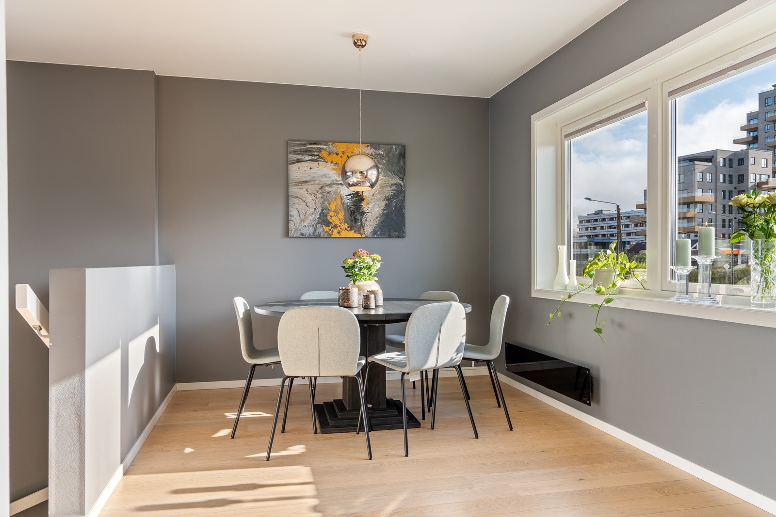 Plass til spisegruppe. Galleribilde