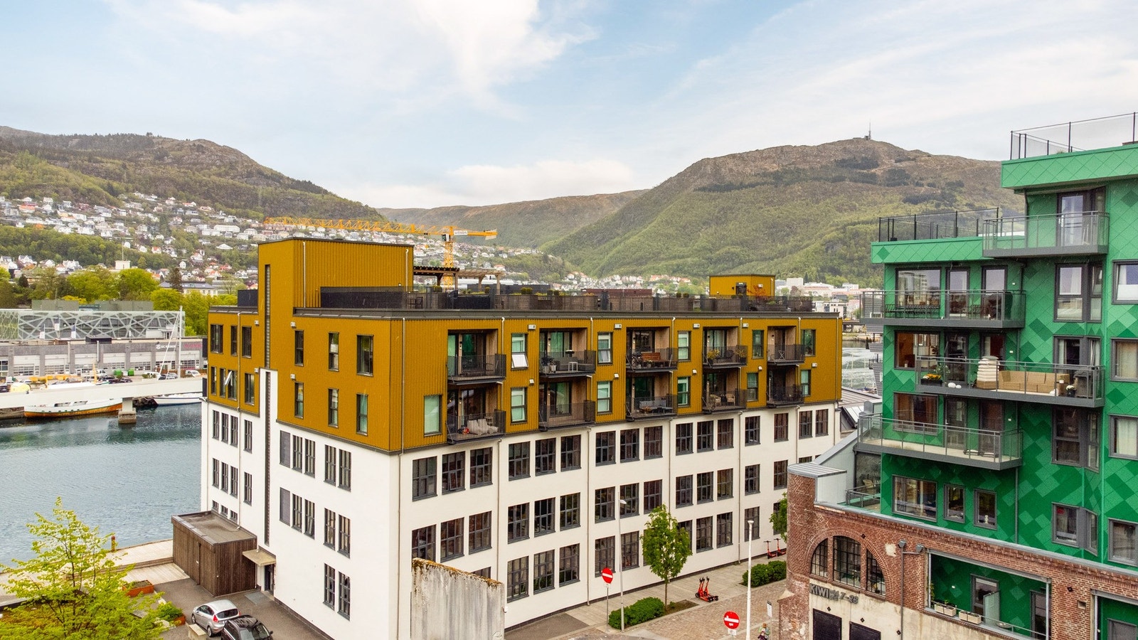 Sameiet har en felles takterrasse med fantastiske solforhold og utsikt som strekker seg over hele byen. Galleribilde