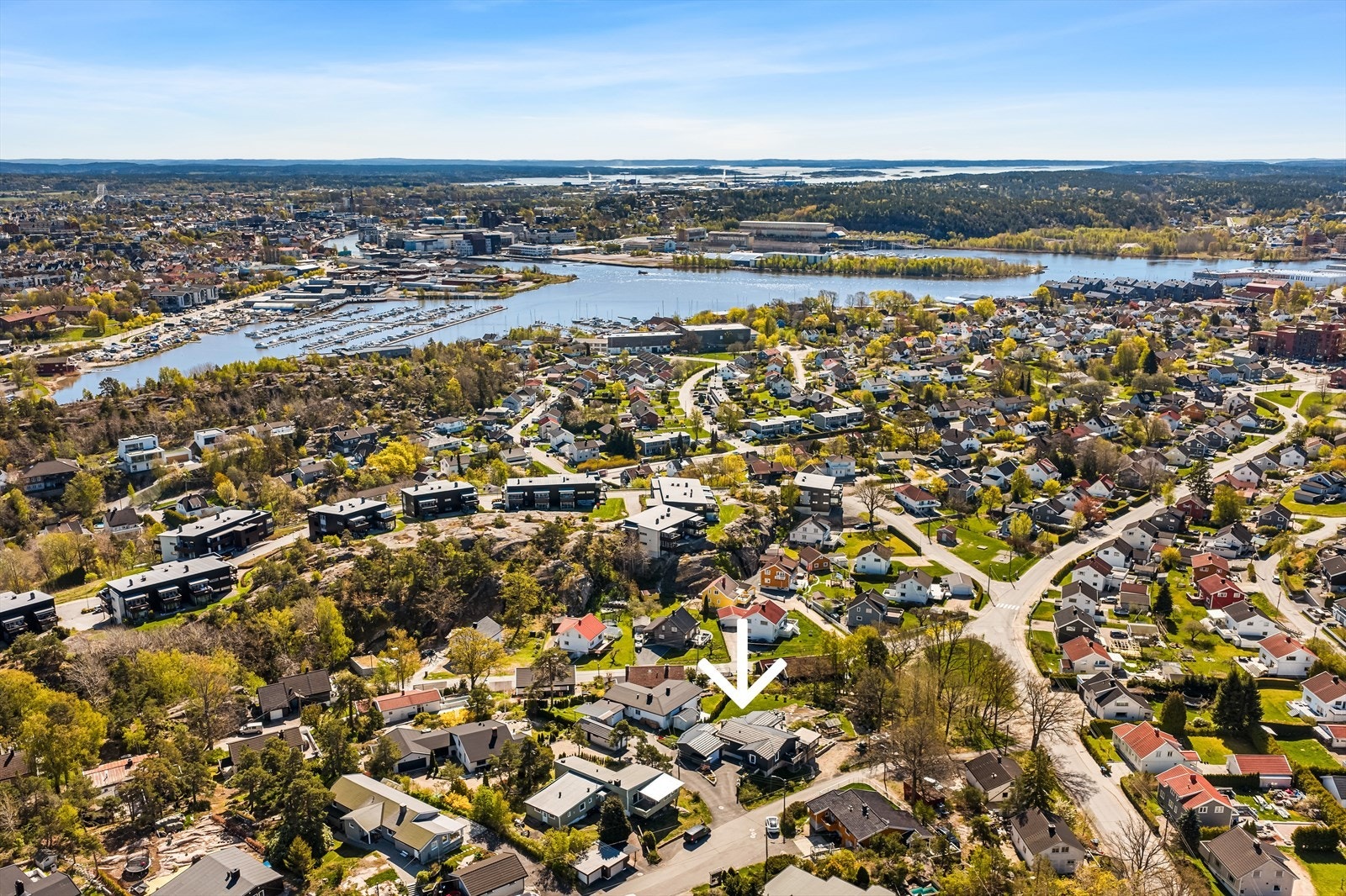 Fra Gressvik er det kort vei med bil eller buss inn til Fredrikstad sentrum. Galleribilde