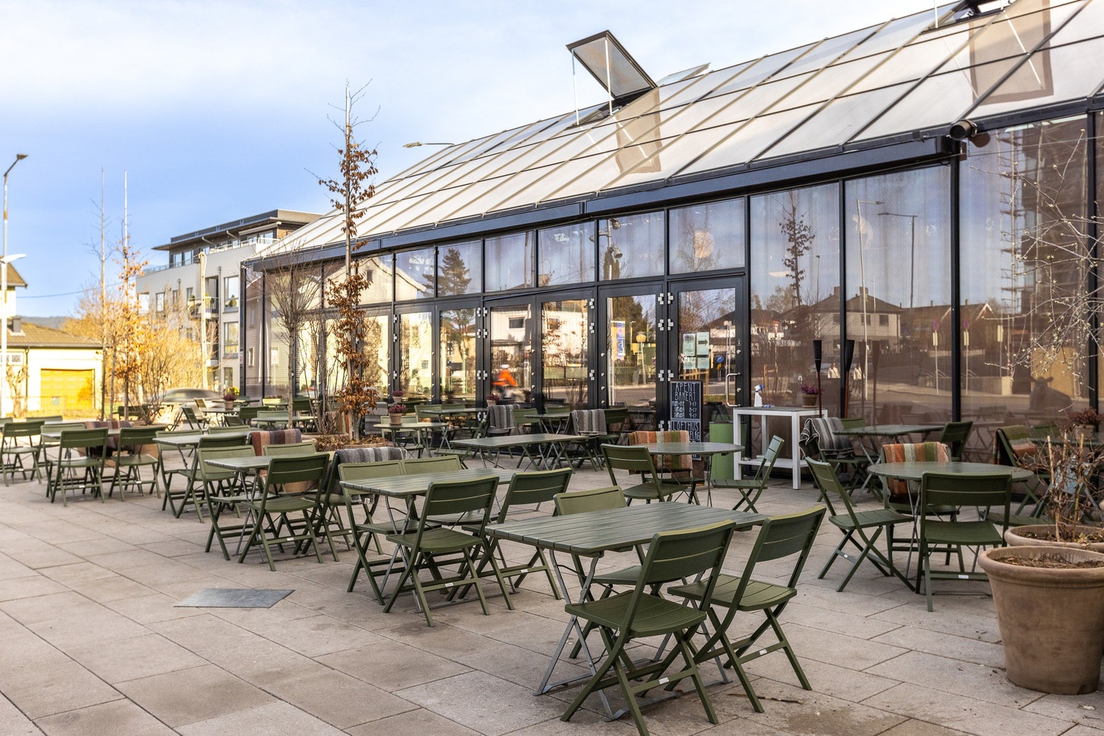 Det er flere populære spisesteder på Røa Torg. Galleribilde