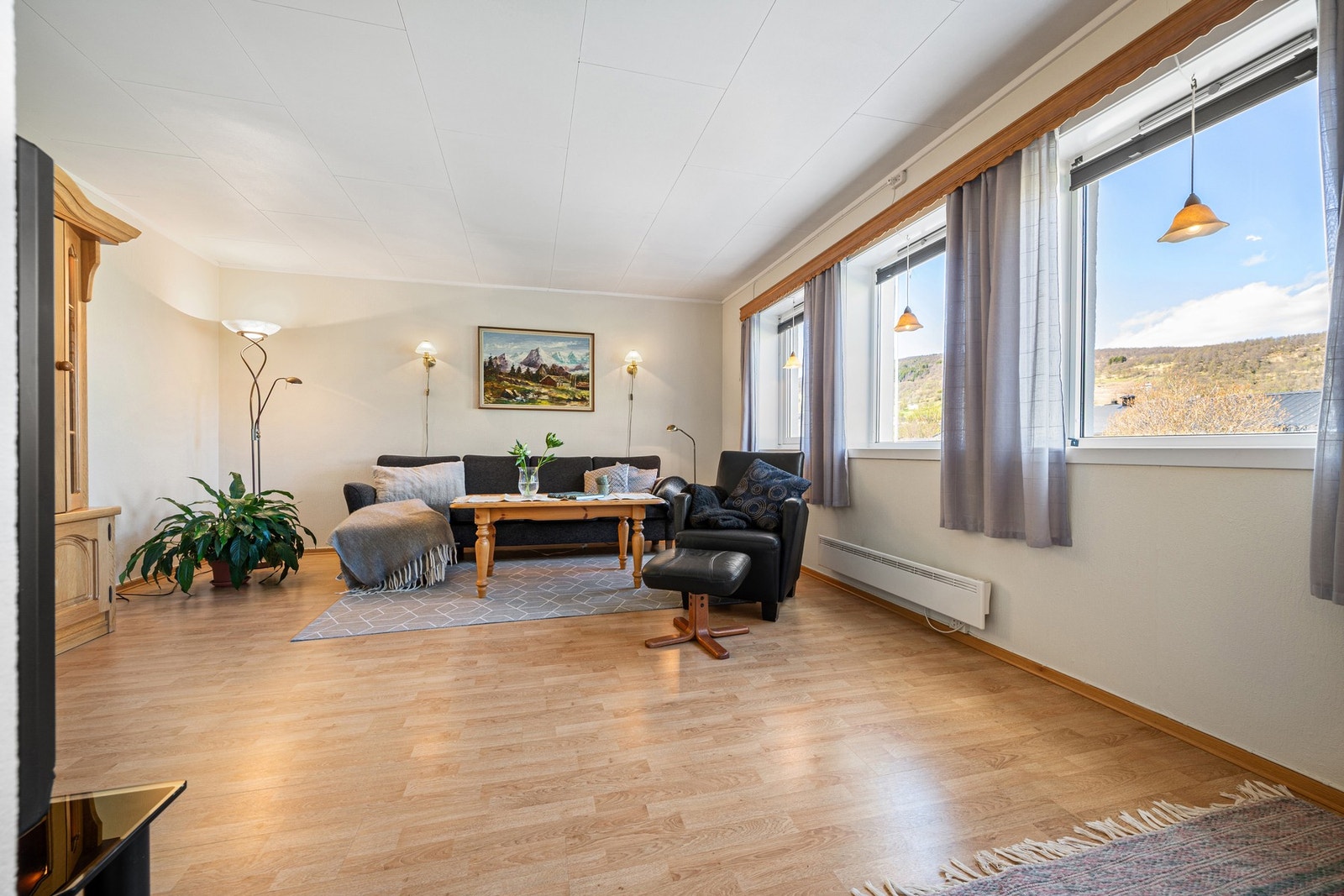 I deler av underetasjen er det utleiedel med stue/kjøkken, bad/vaskerom, bod, soverom og entré Galleribilde