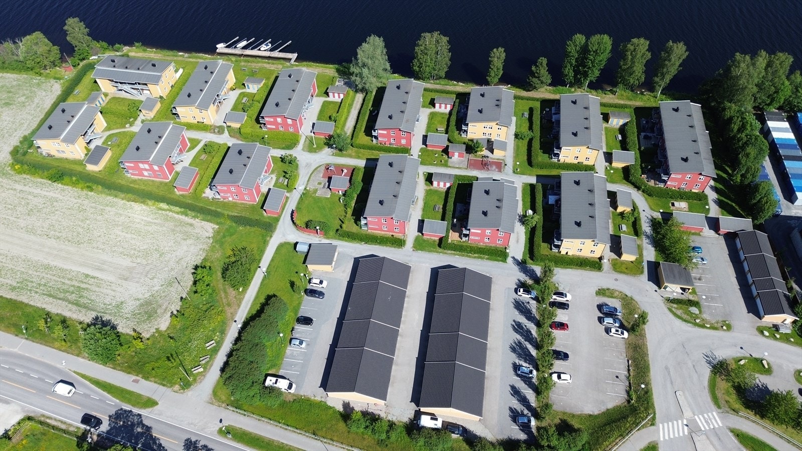 Borettslaget disponerer også gjesteplasser for båt ved brygga. Galleribilde