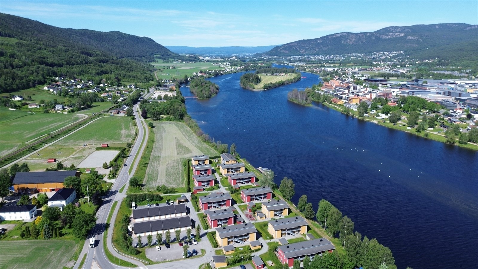Kort vei til servicetilbud som Gulskogen Senter. Galleribilde