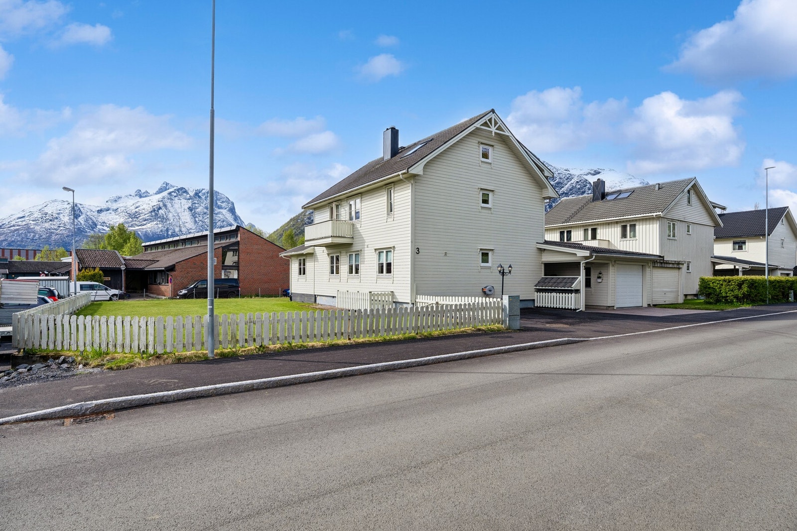 Fasade og ute Galleribilde