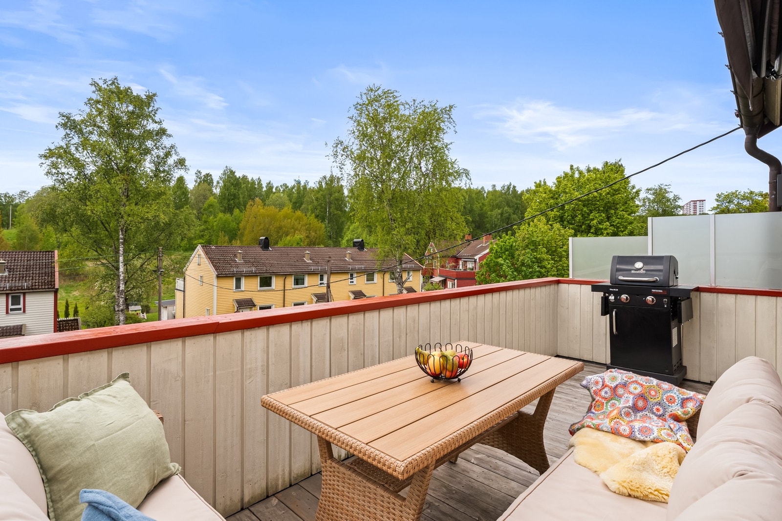 Her kan solen nytes fra tidlig formiddag til sent på kveld i rolige omgivelser. Galleribilde