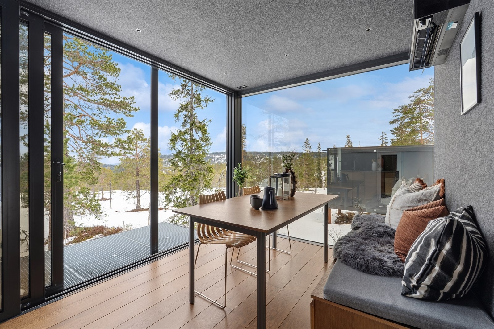 Spesiell hytte hvor du får naturen rett inn. Galleribilde