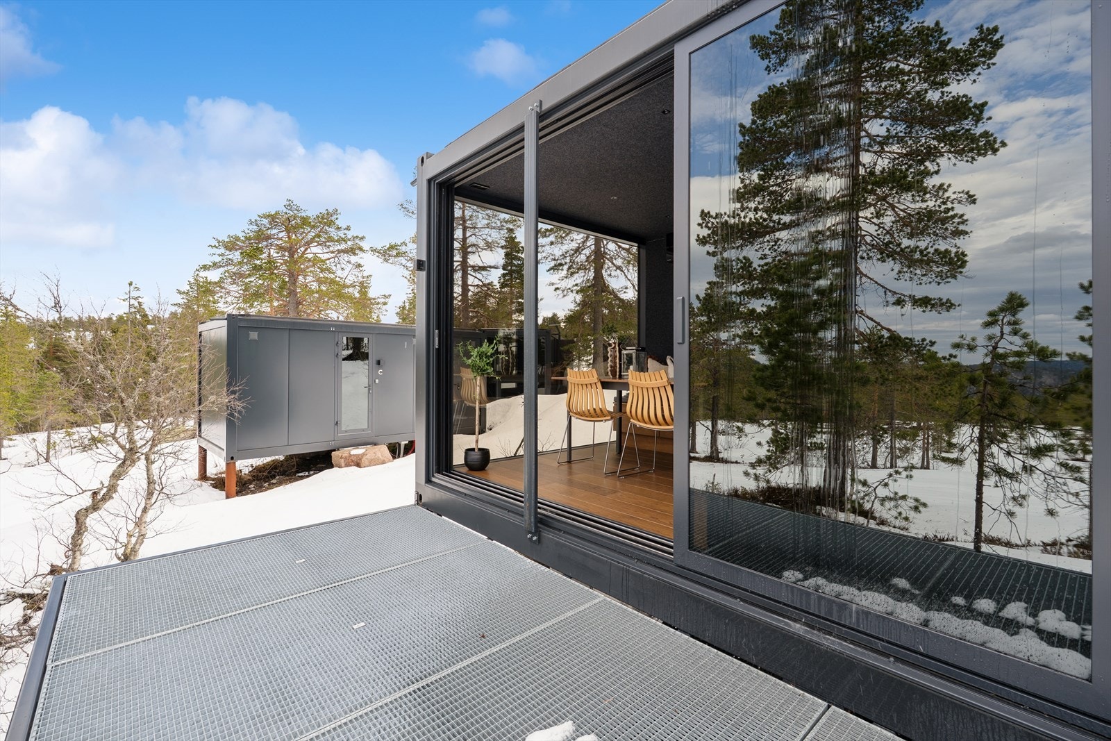 Moderne hytte designet av Snøhytta. Galleribilde
