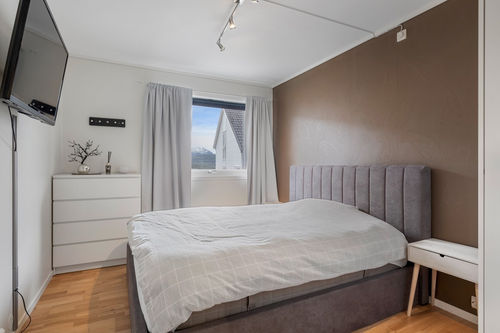 Romslig hovedsoverom. Galleribilde