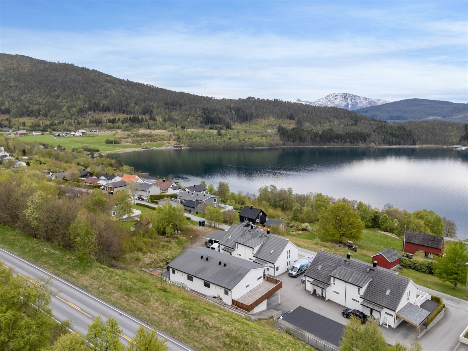 Fra eiendommen er det kort kjøreavstand til Digernesskiftet, med et bredt utvalg av daglige servicetilbud og fasiliteter. Galleribilde