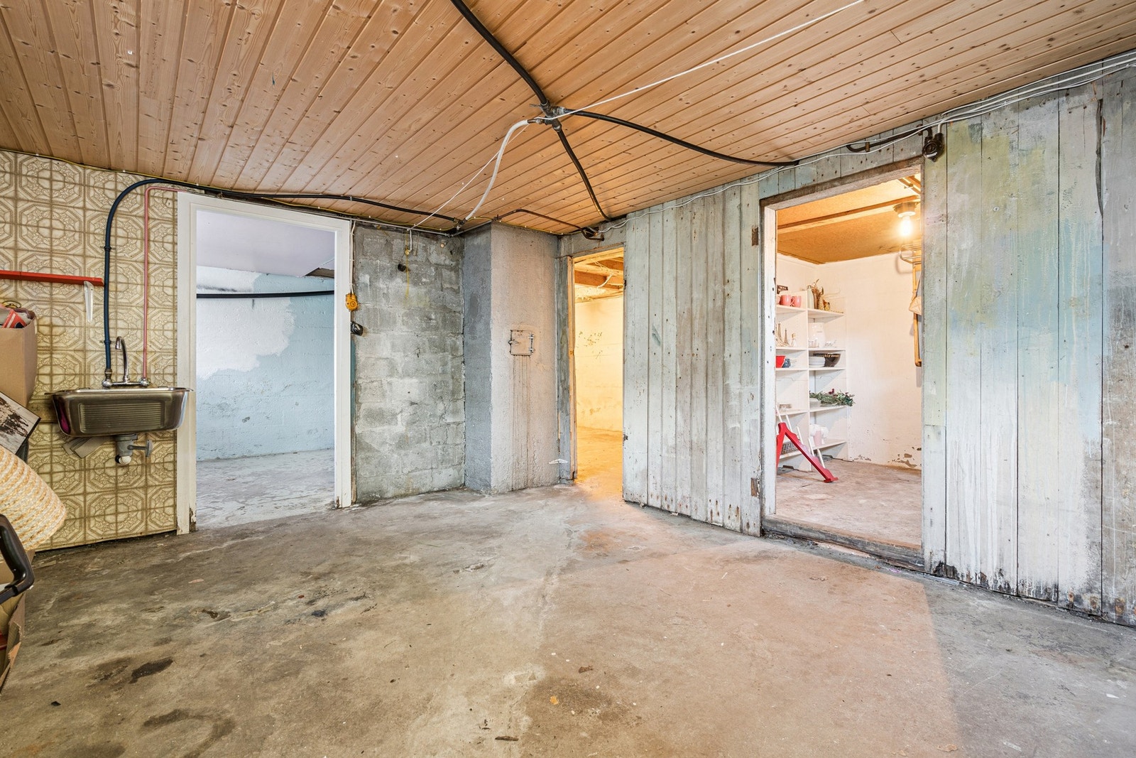 Kjelleren består av et teknisk rom og 3 boder. Galleribilde