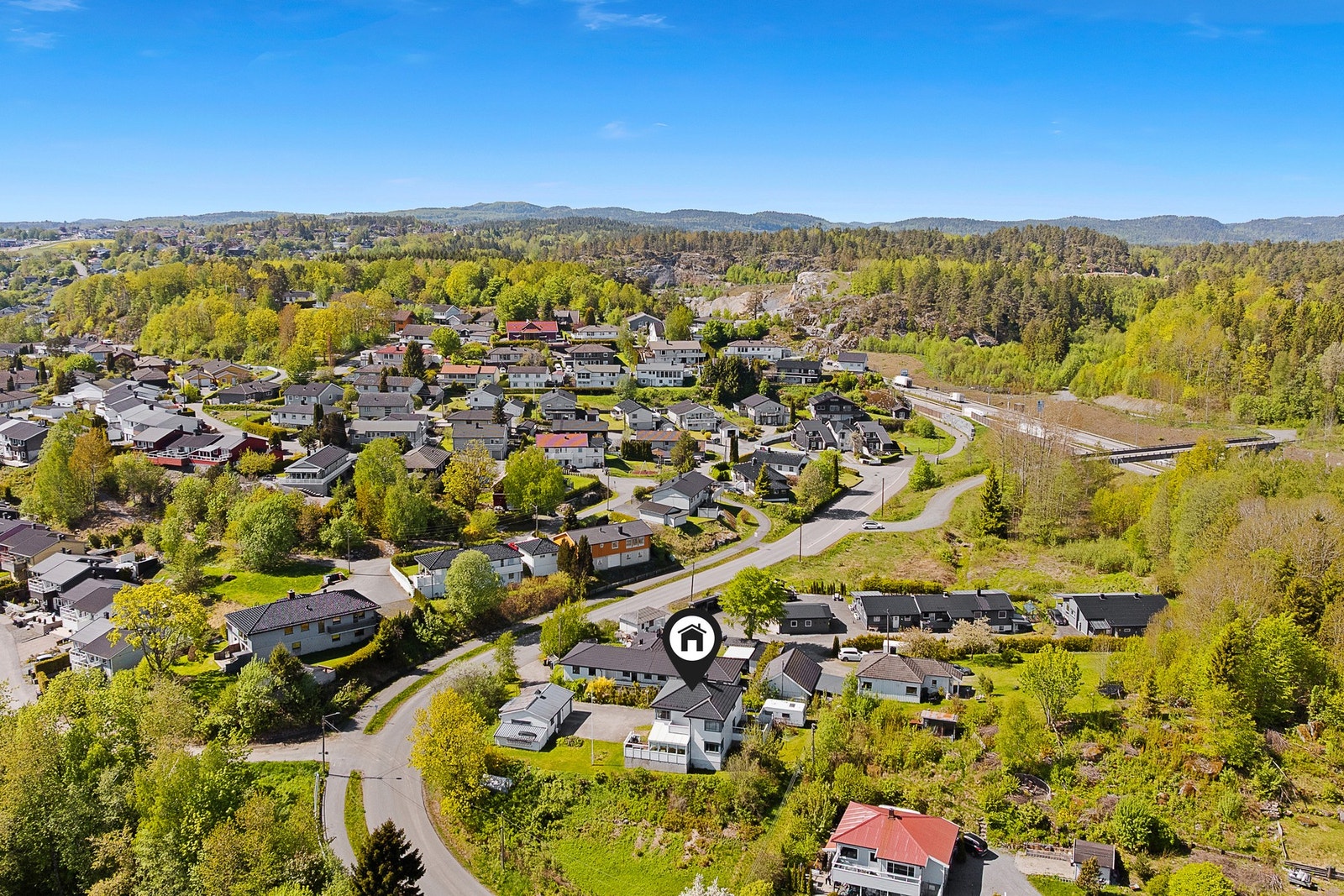 Boligen ble opprinnelig oppført på 1930-tallet, og har fått flere oppgraderinger over tid, men har et oppgraderingsbehov i dag. Galleribilde