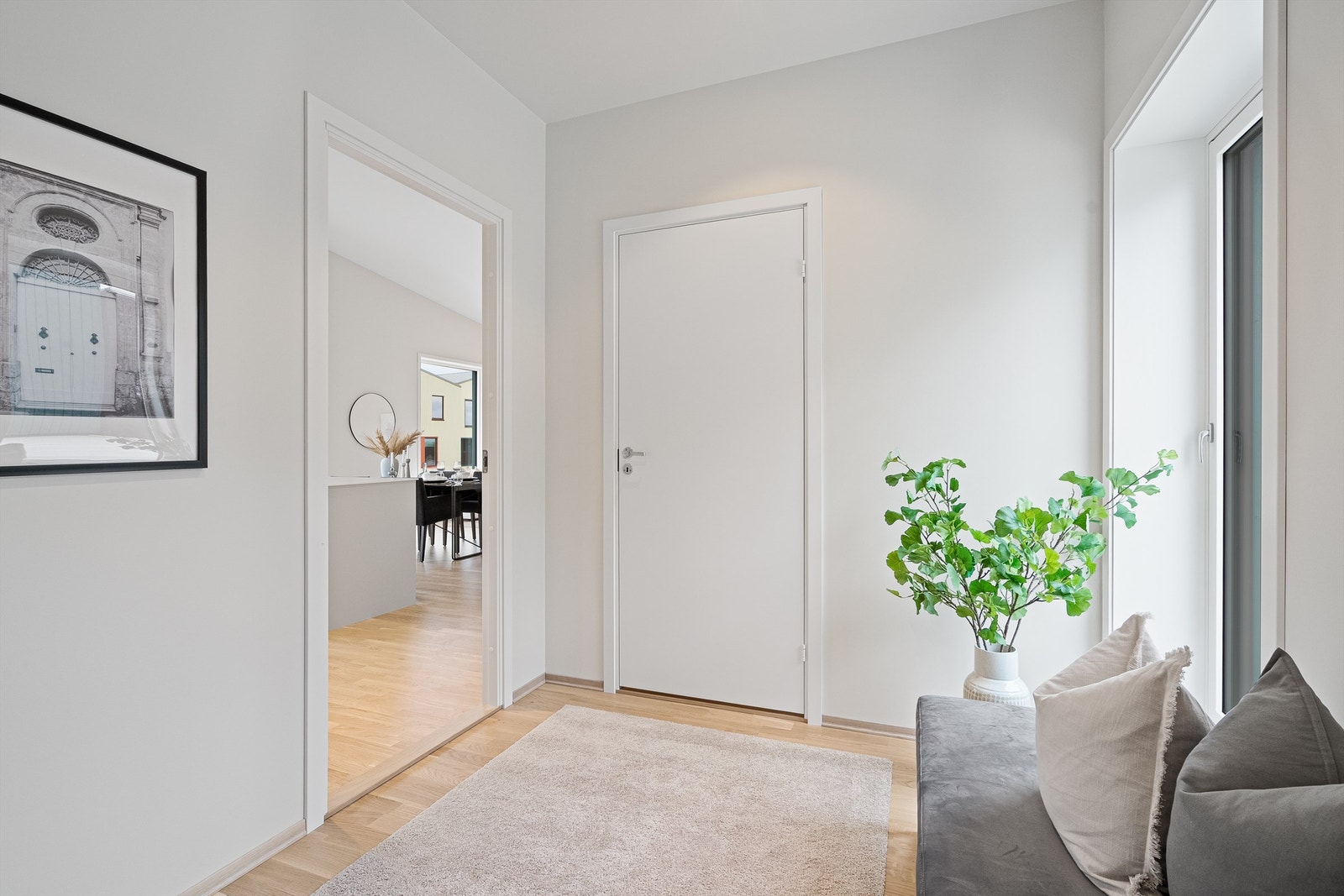 Entré hvor det er god plass til å henge av yttertøy. Galleribilde