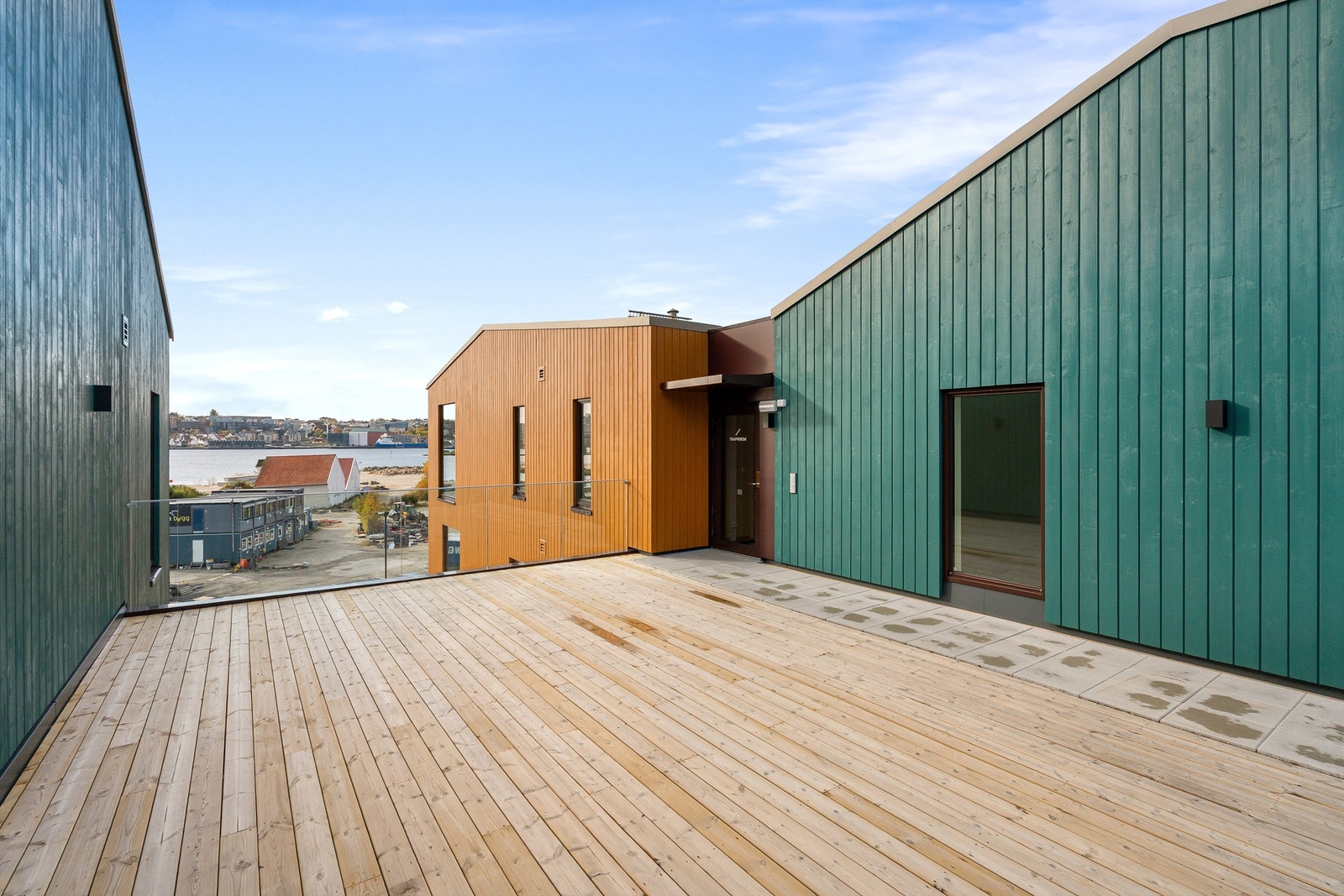 Romslig takterrasse i fjerde etasje. For trinn 2. Galleribilde