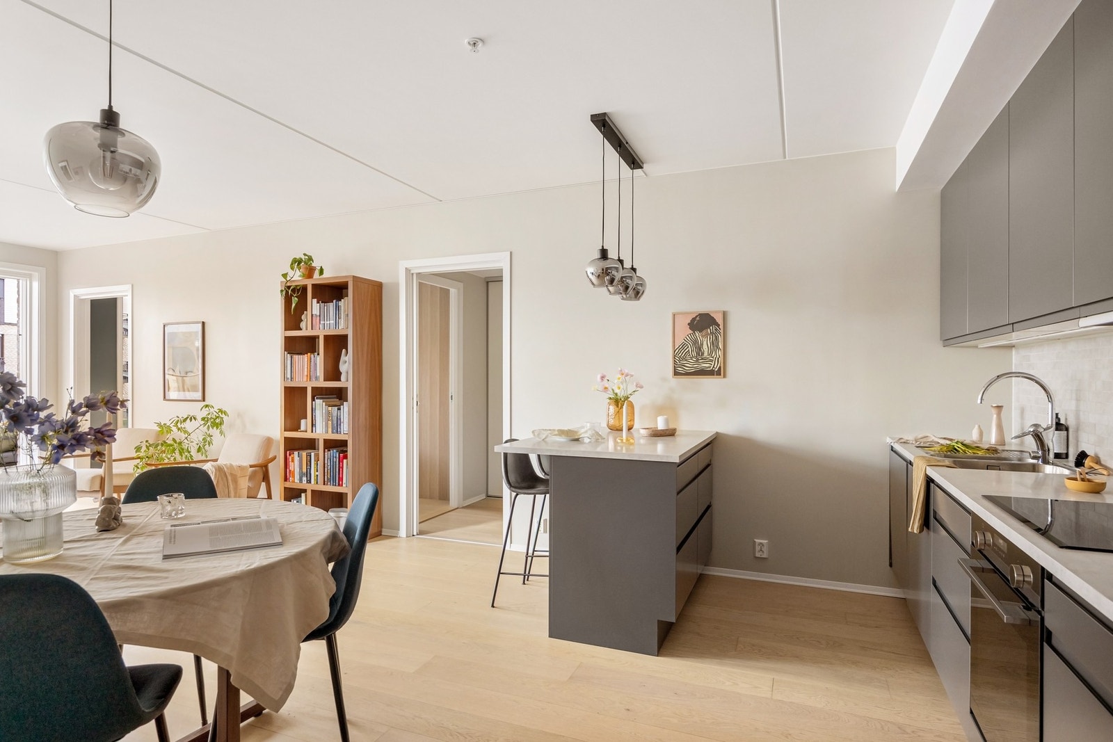 Leiligheten har behagelig gulvvarme (vannbåren gulvvarme). Galleribilde