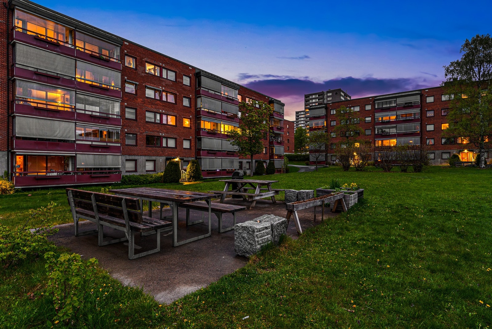 Fellesområdene er opparbeidet med sittegrupper og åpne møteplasser. Velkommen til visning! Galleribilde