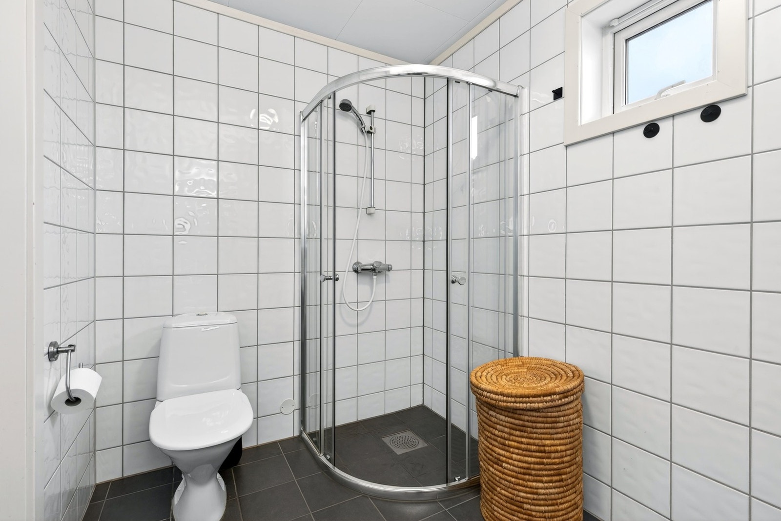 Helfliset bad med varmekabler. Galleribilde
