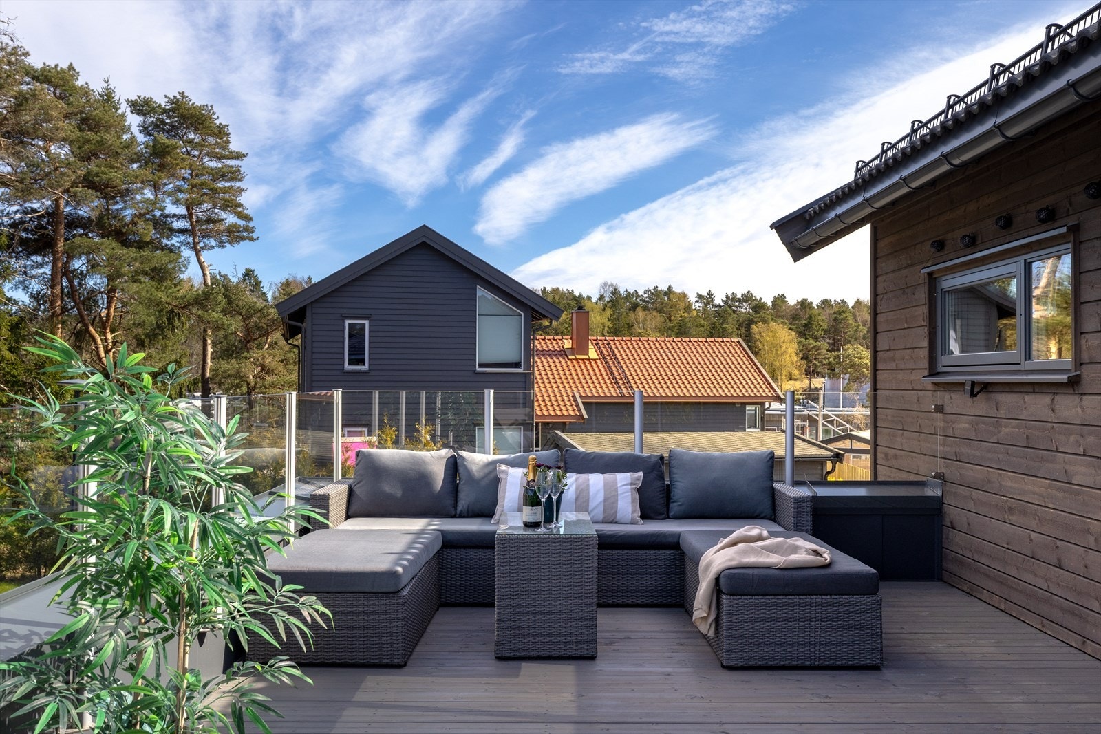 Direkte adkomst til nordøstvendt takterrasse på 25kvm Galleribilde