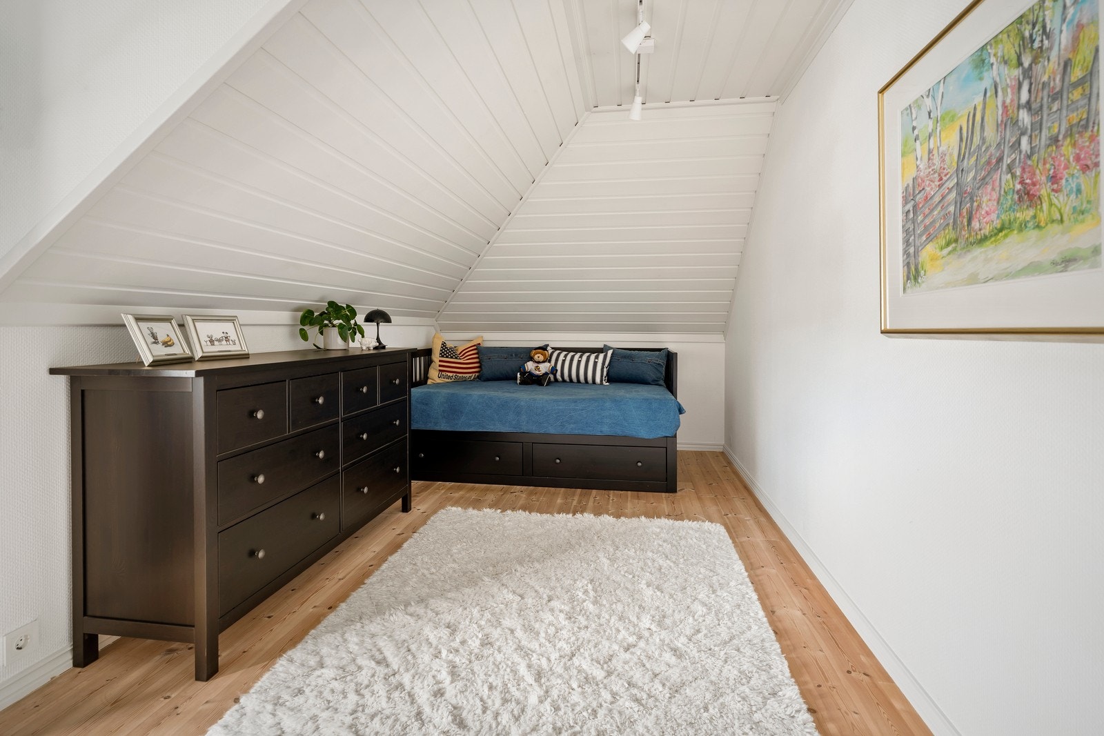 Rommet egner seg godt som barnerom, gjesterom eller kontor. Galleribilde