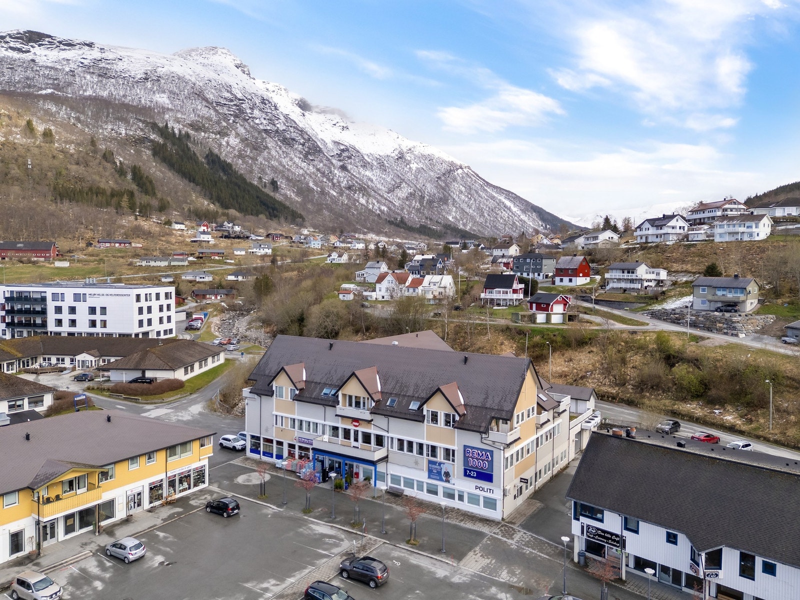 I tillegg til den interne boden følger det med en ekstern bod på ca. 5 m² i et separat bygg. Galleribilde