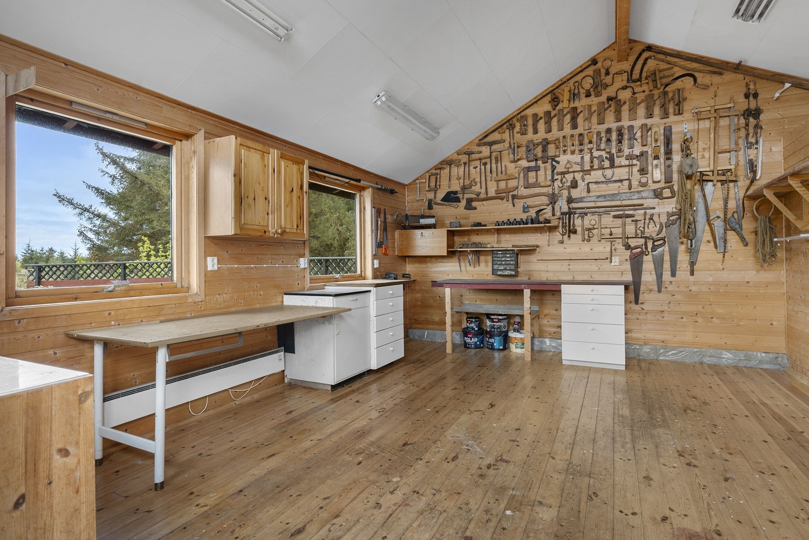 Snekkerbod på ca. 23 m². Galleribilde