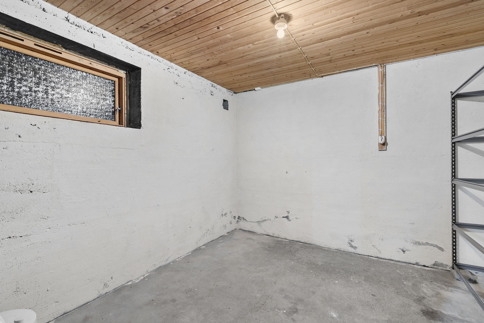 Godt med oppbevaringsplass i boder. Galleribilde