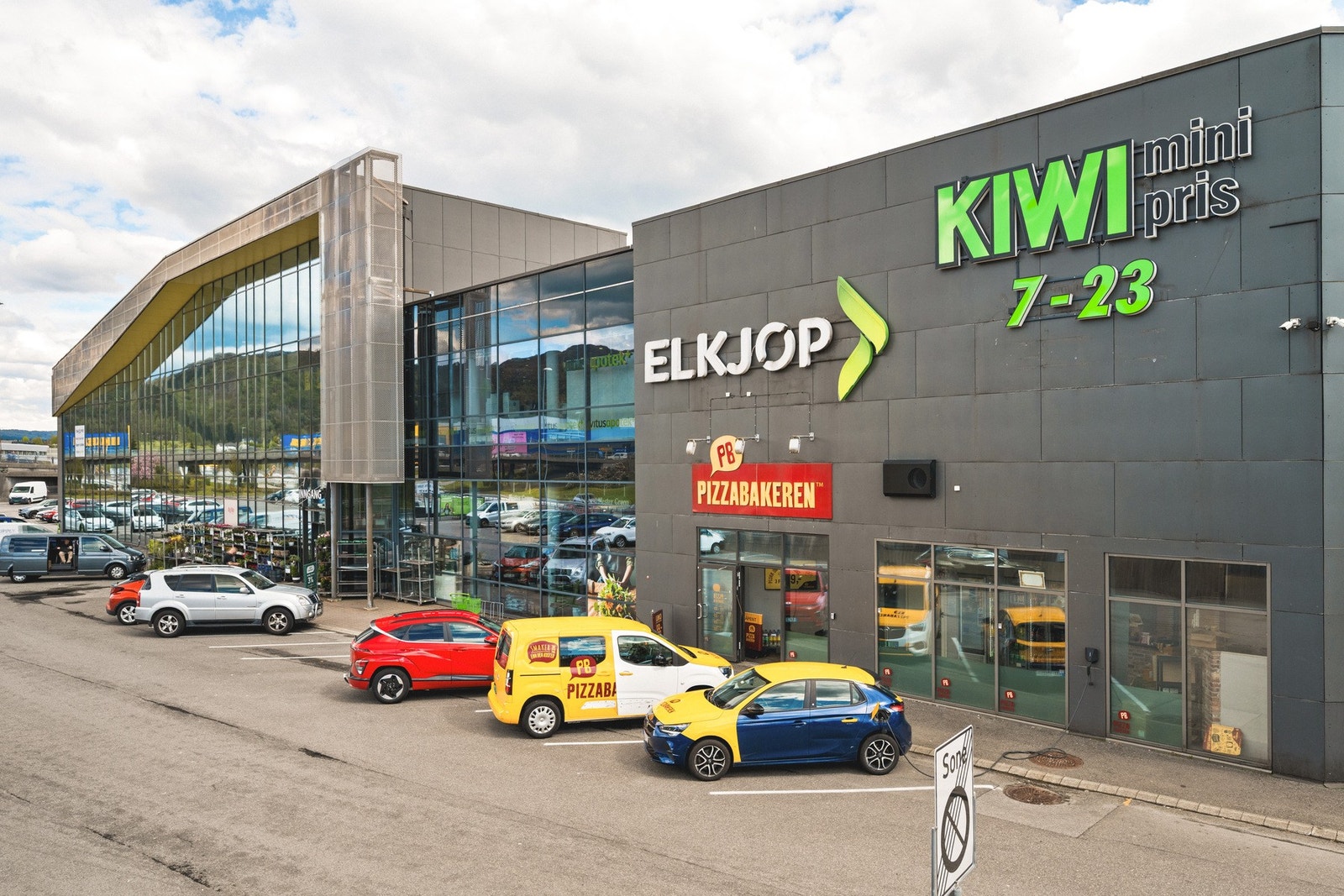Åsane byr på et flust av kjøpesentre og servicetilbud. Galleribilde