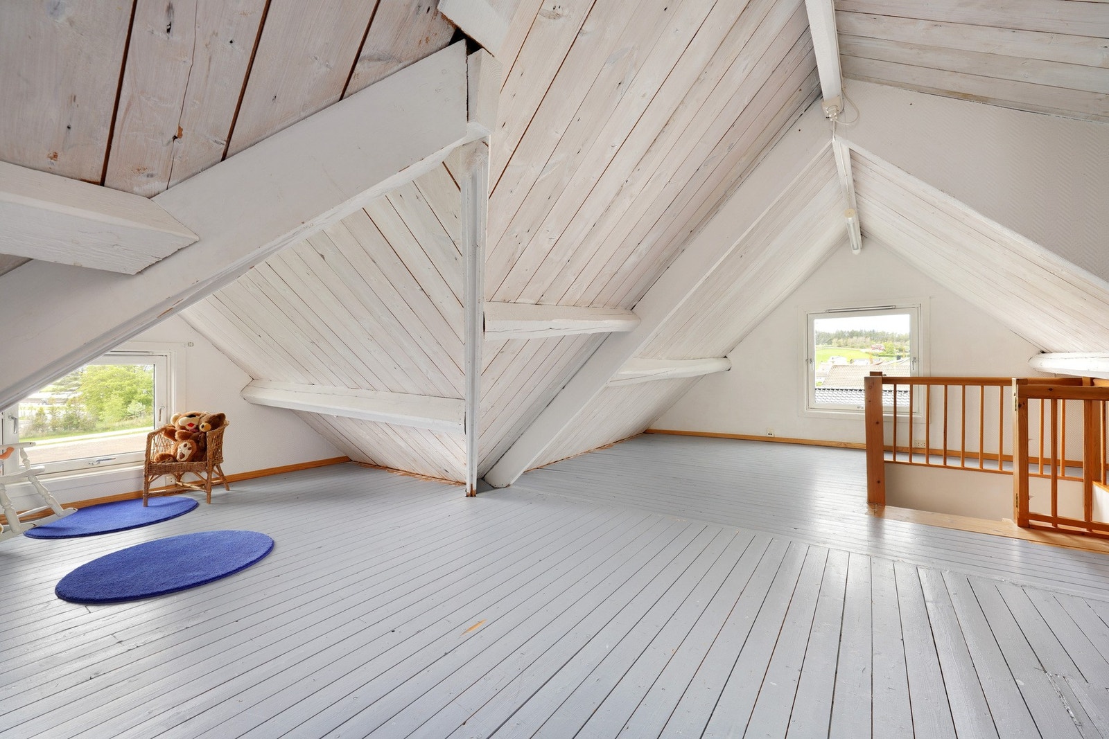 Loft på 51 m2 (ikke målbart) med trapp opp Galleribilde