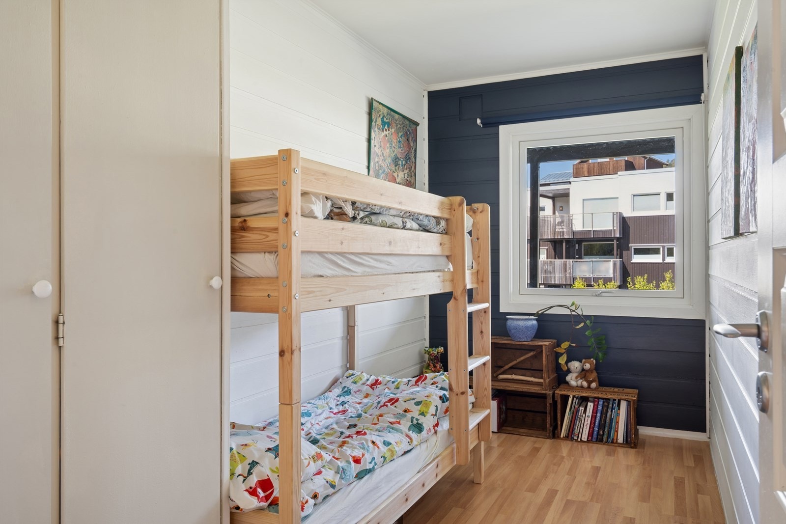 Soverom 2 og 3 er på hhv. 6,9m² og 7m² og passer fint som barnerom. Galleribilde