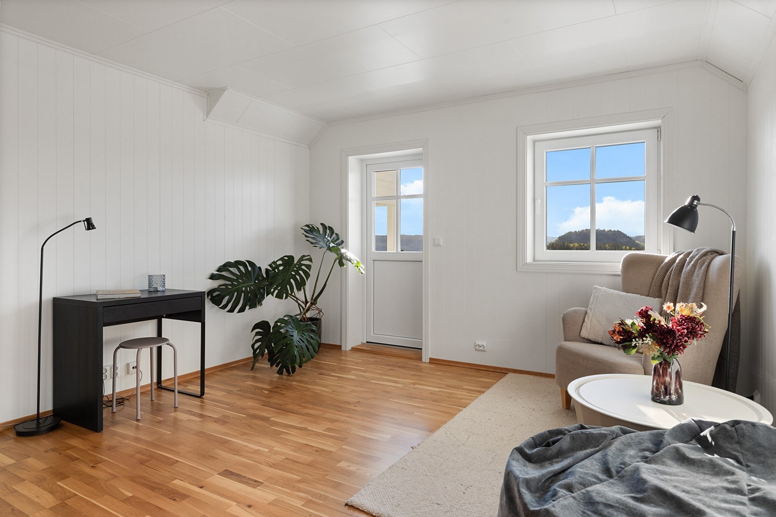 Lys og hyggelig loftstue Galleribilde