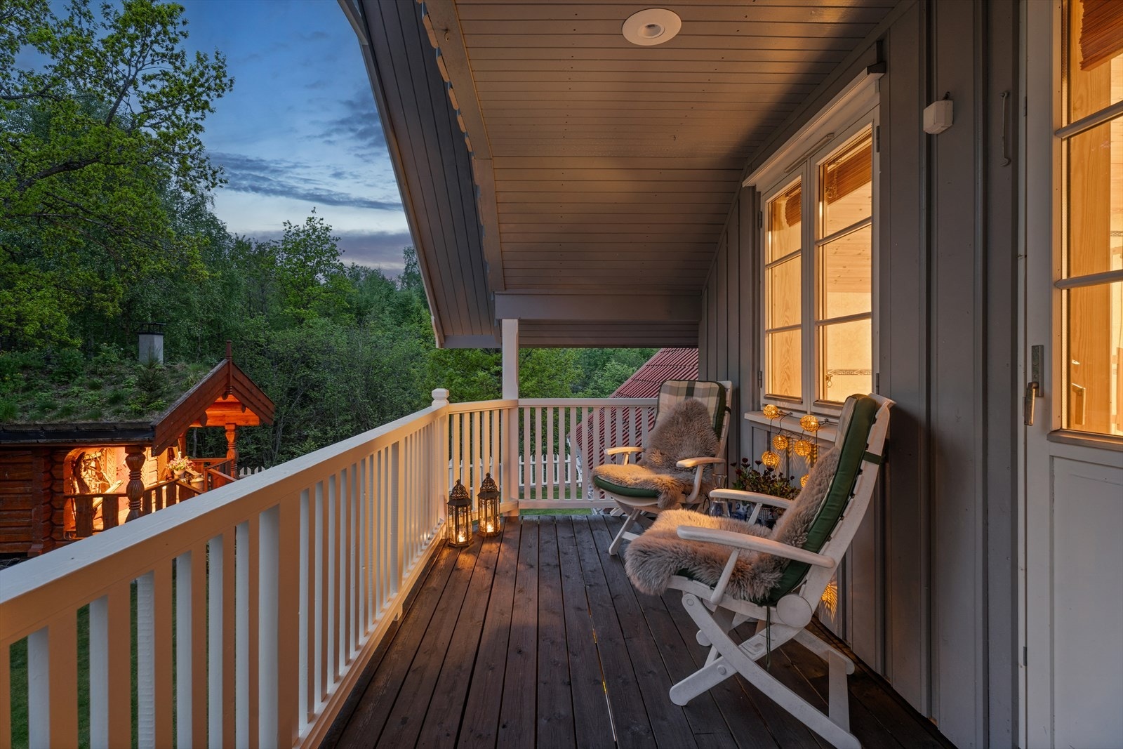Verandaen utenfor baderommet er vendt mot sør. Galleribilde