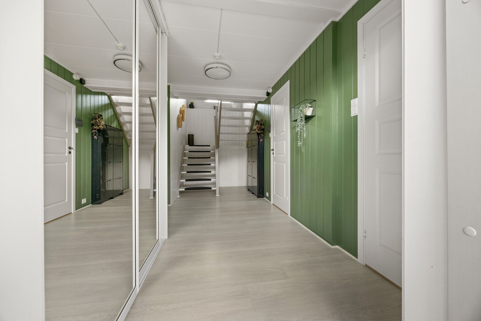 Gang med trapp - 14,6 kvm. Galleribilde