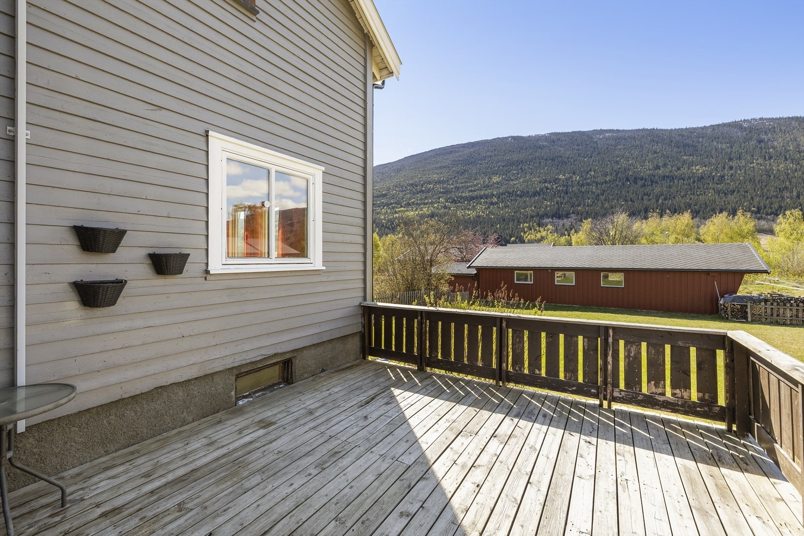 Terrasse ved inngangspartiet Galleribilde
