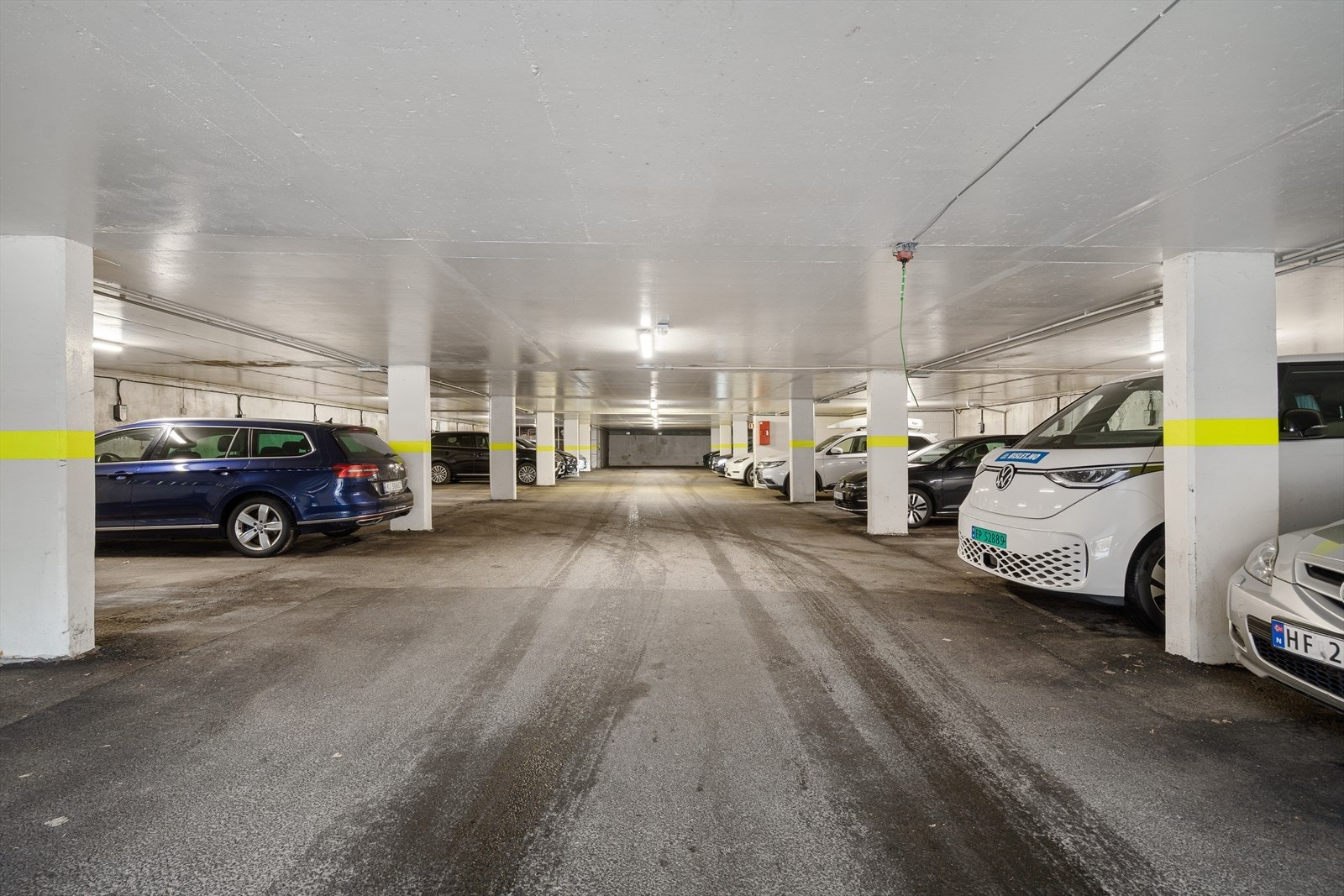 Det er tidvis mulighet for leie av garasjeplass i felles anlegg. Galleribilde