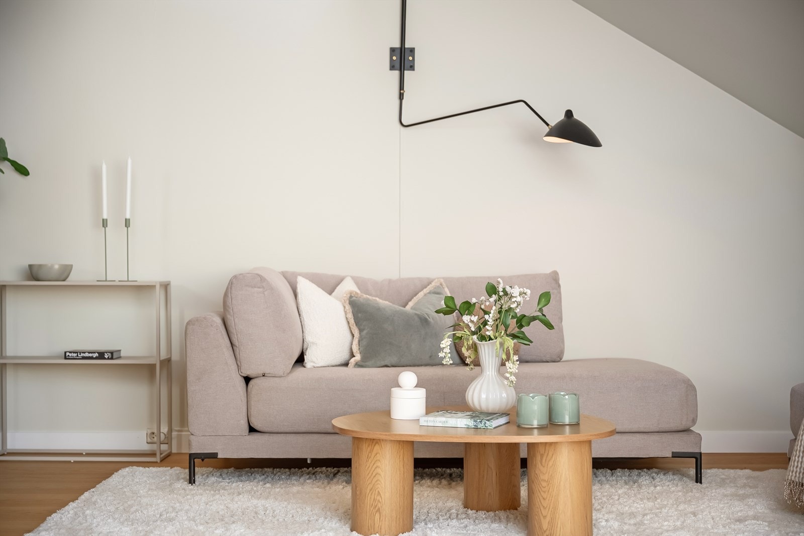 Den store stuen har god plass til flere soner. Galleribilde