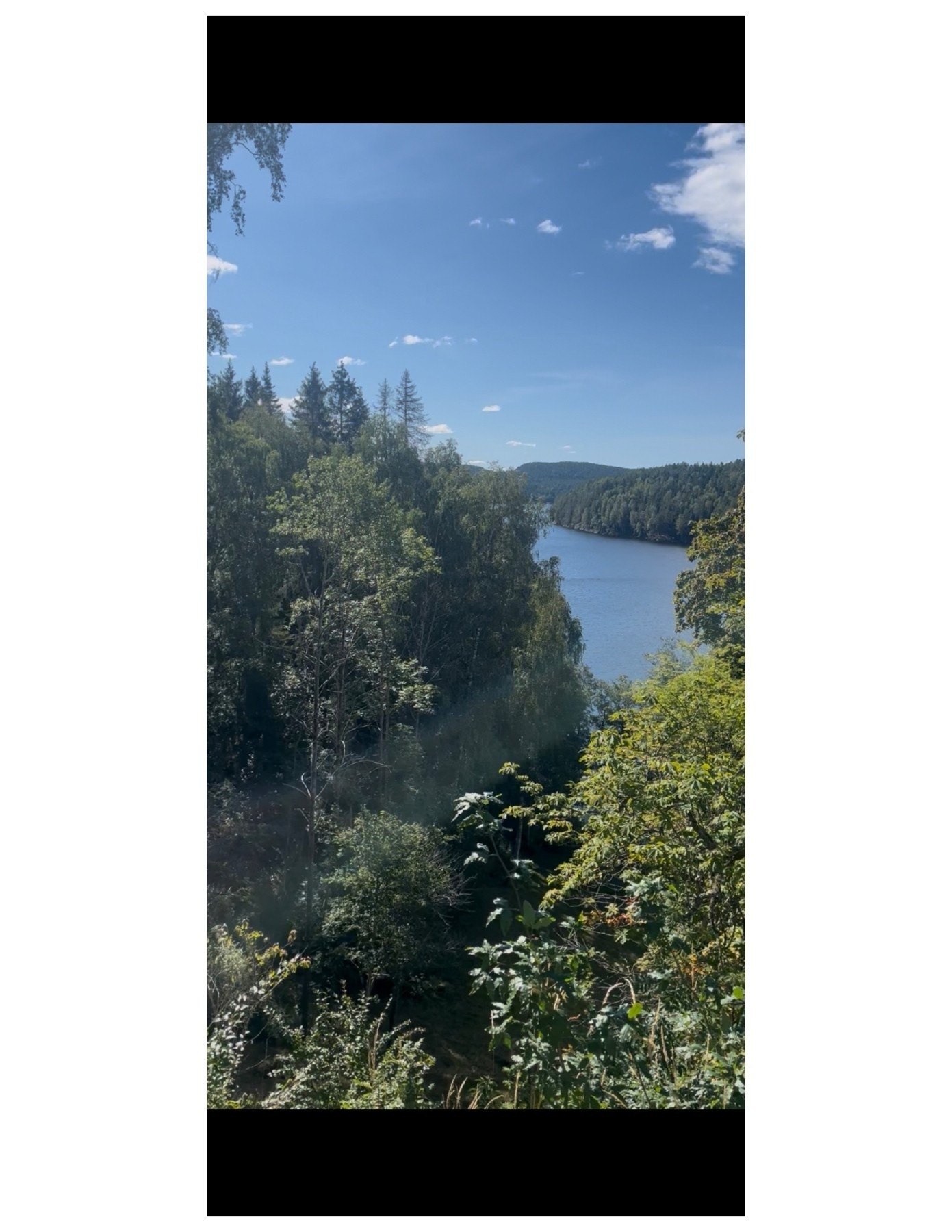 Bilder fra Sarabråten. Tursti opp til Sarabråten ruiner . Selgers private bilde. Galleribilde