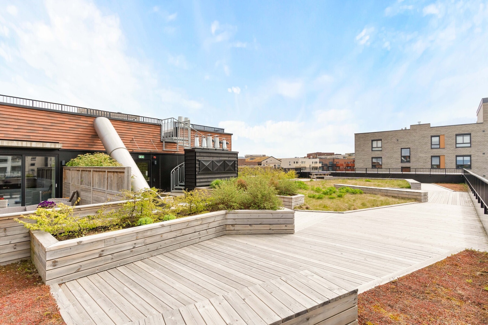 Fellestakterrasse med utrolig bra solforhold! Galleribilde