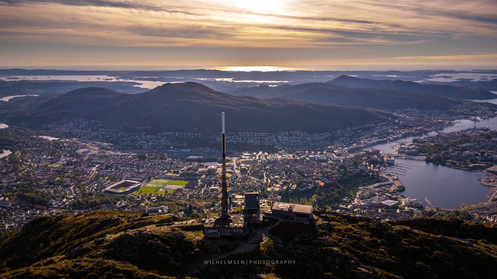 For litt mer krevende fjellturer med panoramautsikt, ligger Løvstakken, Ulriken og Fløyen alle innen kort rekkevidde. Galleribilde