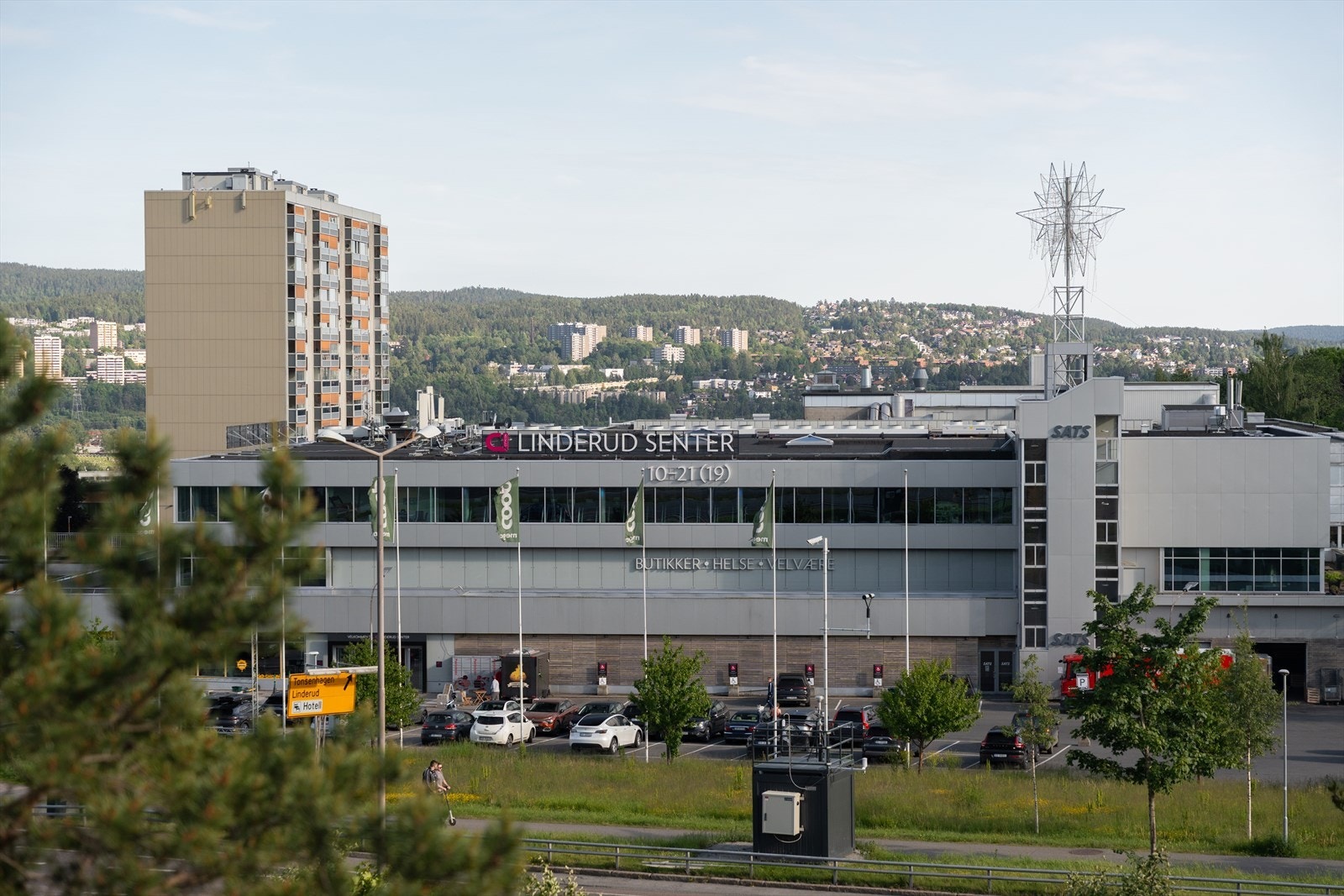 Noen minutter gange unna finner du Linderud senter med et stort utvalg av butikker. Galleribilde