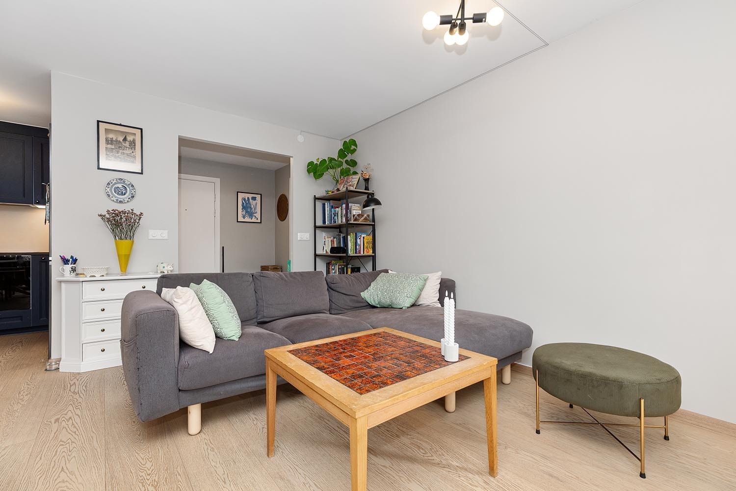 Plass til sofa og stuebord Galleribilde