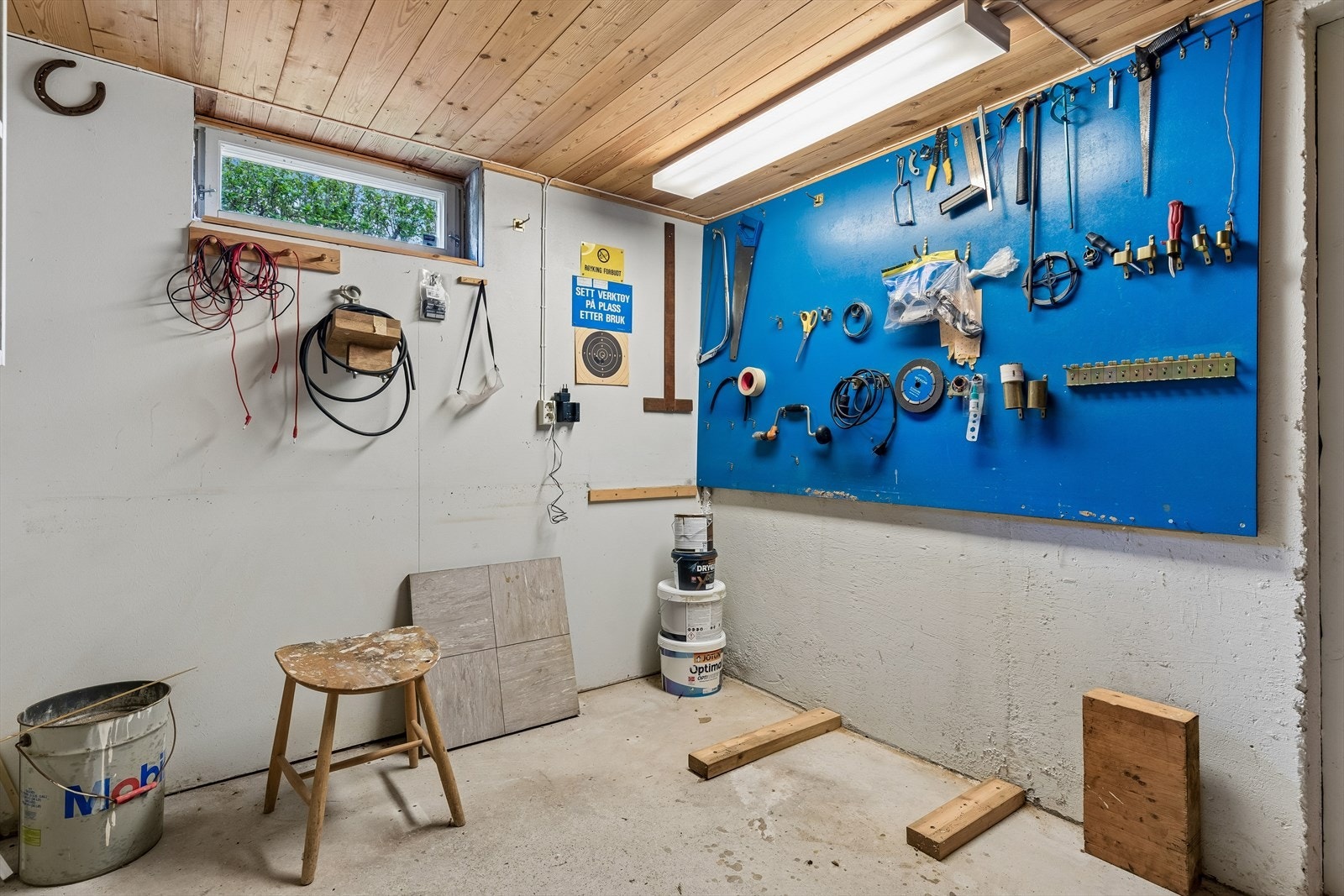 Kjelleren har flere boder som gir gode lagringsmuligheter. Galleribilde