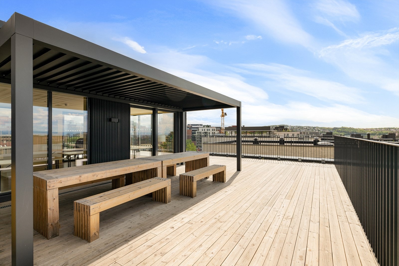 Sameiet har en stor, felles takterrasse som deles med naboeiendommen. Galleribilde