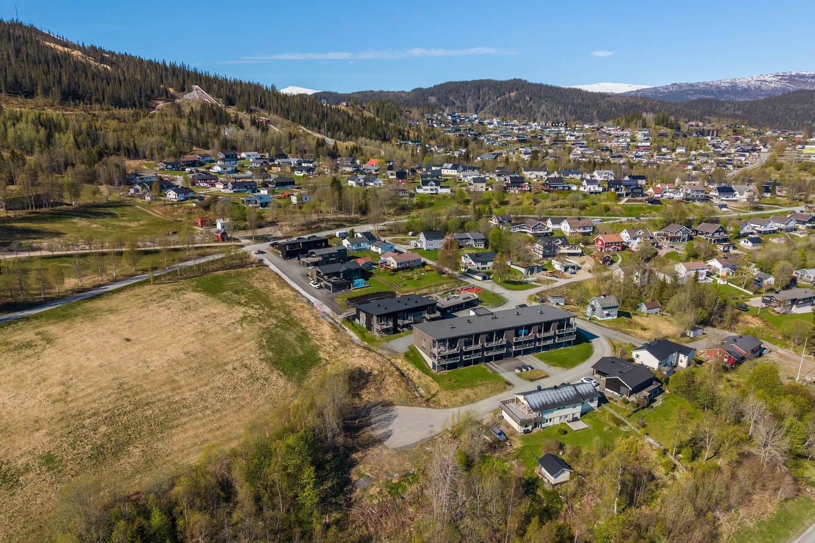 Kort vei til fine turmuligheter i Båsmofjellet Galleribilde