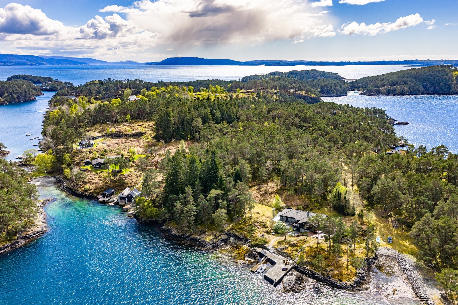 Slik ser øyen ut fra nord mot sør. Galleribilde