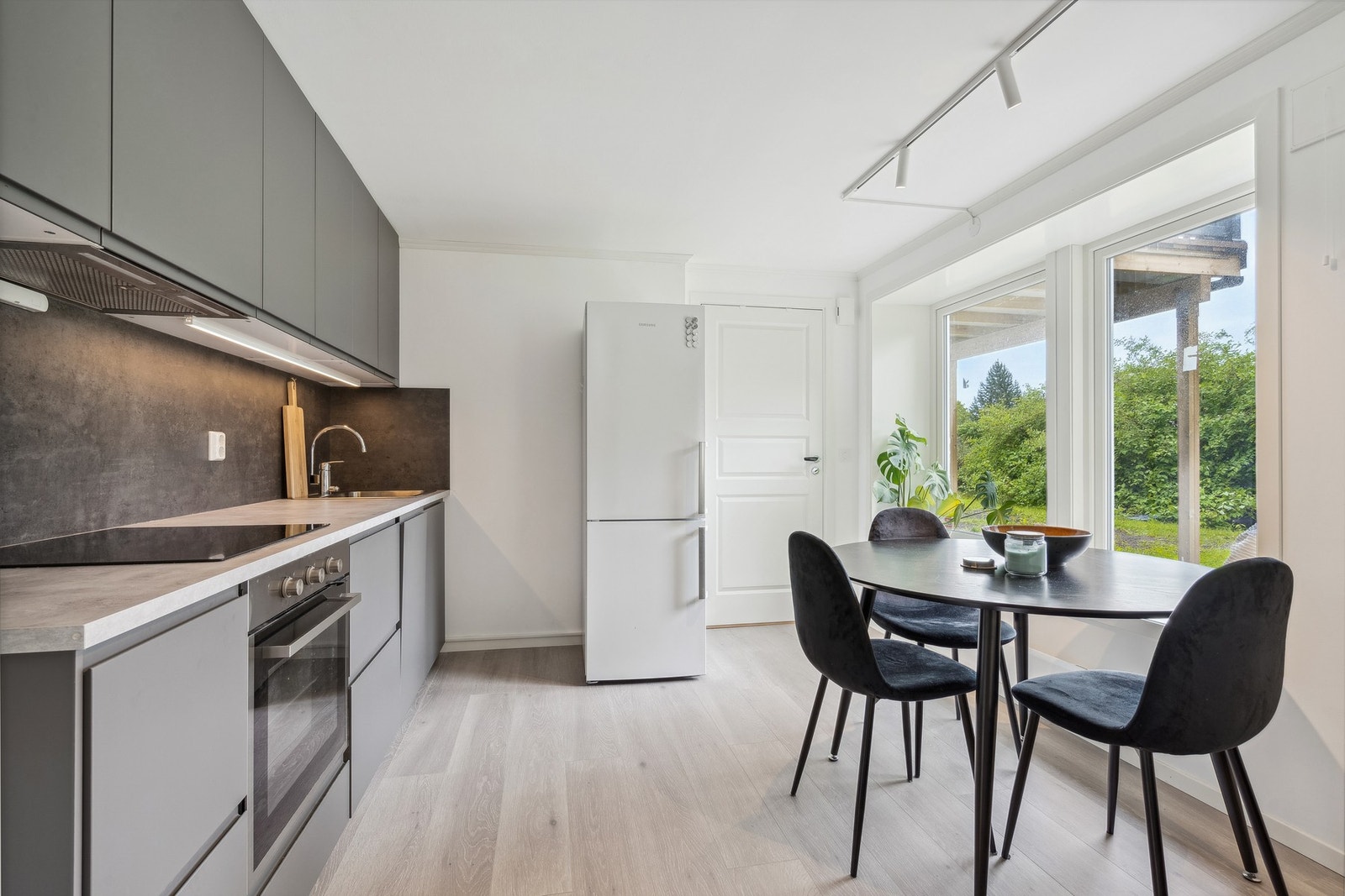 Godkjent utleiedel bestående av en egen entré, stue/ kjøkken, baderom og et soverom. Galleribilde